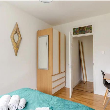 Spacious Two Bedroom Apartment In Battersea, Free Parking London Ngoại thất bức ảnh