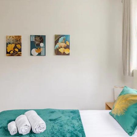 Spacious Two Bedroom Apartment In Battersea, Free Parking London Ngoại thất bức ảnh