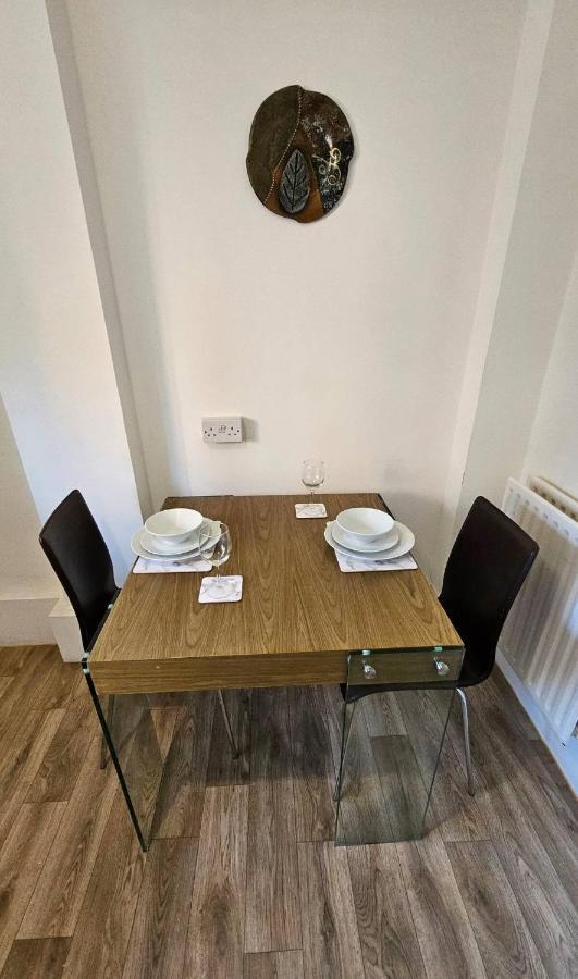 Spacious Two Bedroom Apartment In Battersea, Free Parking London Ngoại thất bức ảnh