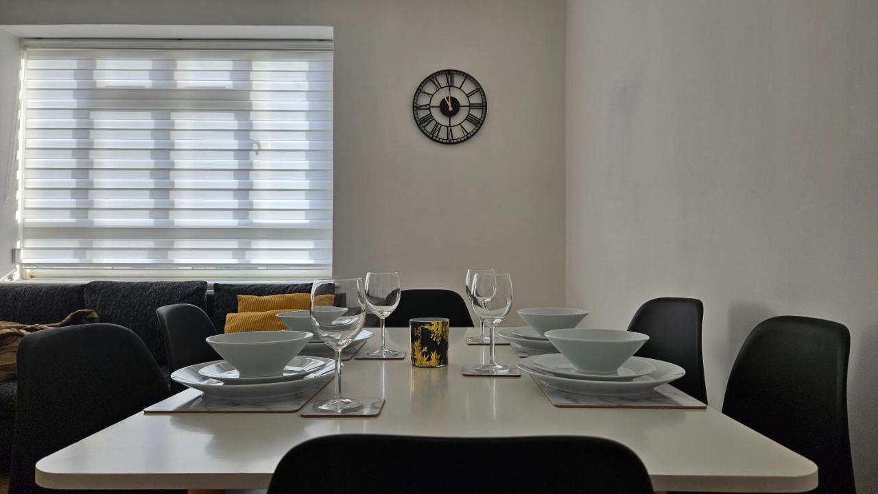 Spacious Two Bedroom Apartment In Battersea, Free Parking London Ngoại thất bức ảnh