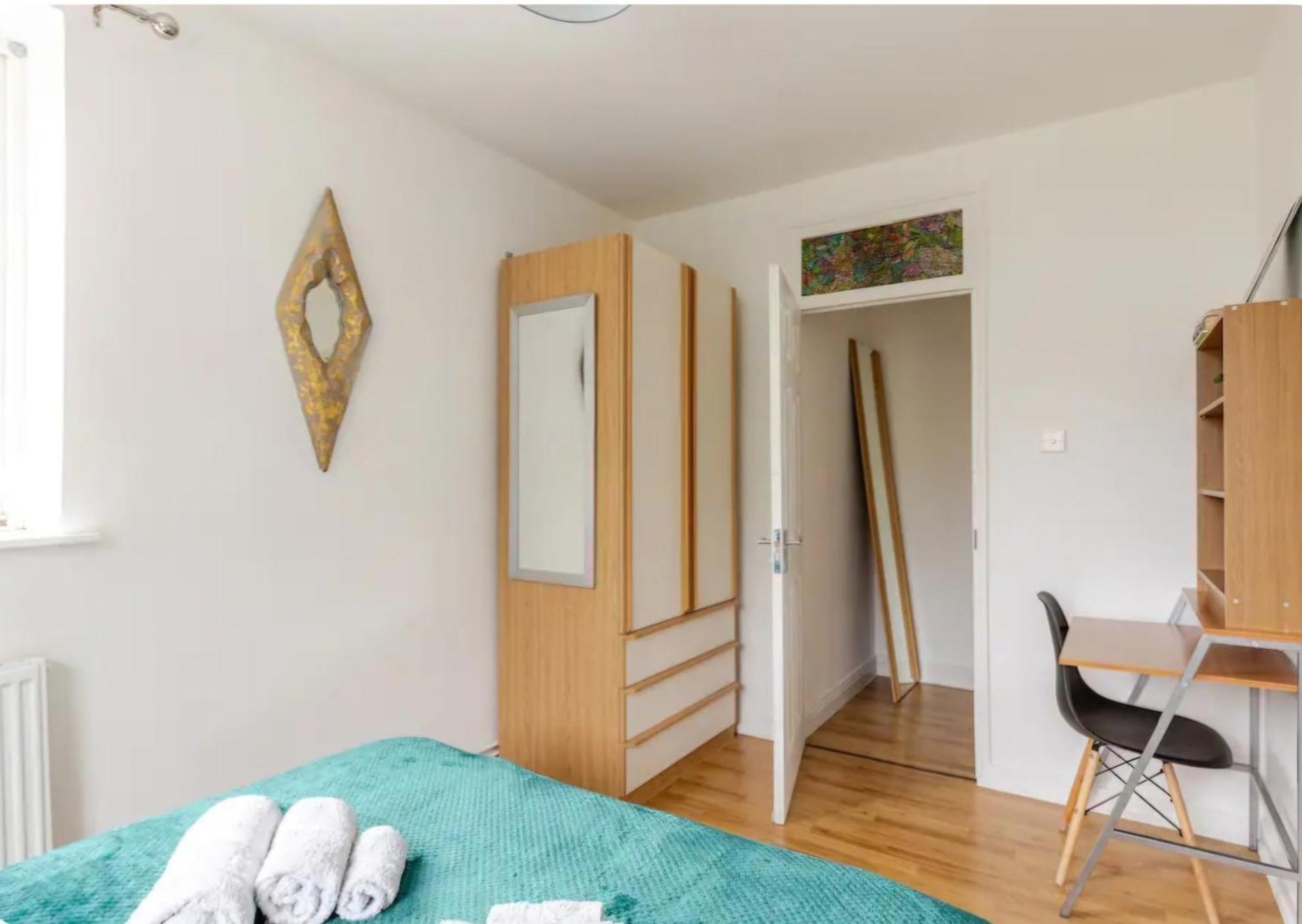 Spacious Two Bedroom Apartment In Battersea, Free Parking London Ngoại thất bức ảnh